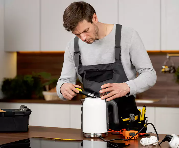 Skilled Blender Technicians: Your Small Appliance Repair Experts for Dracut, MA